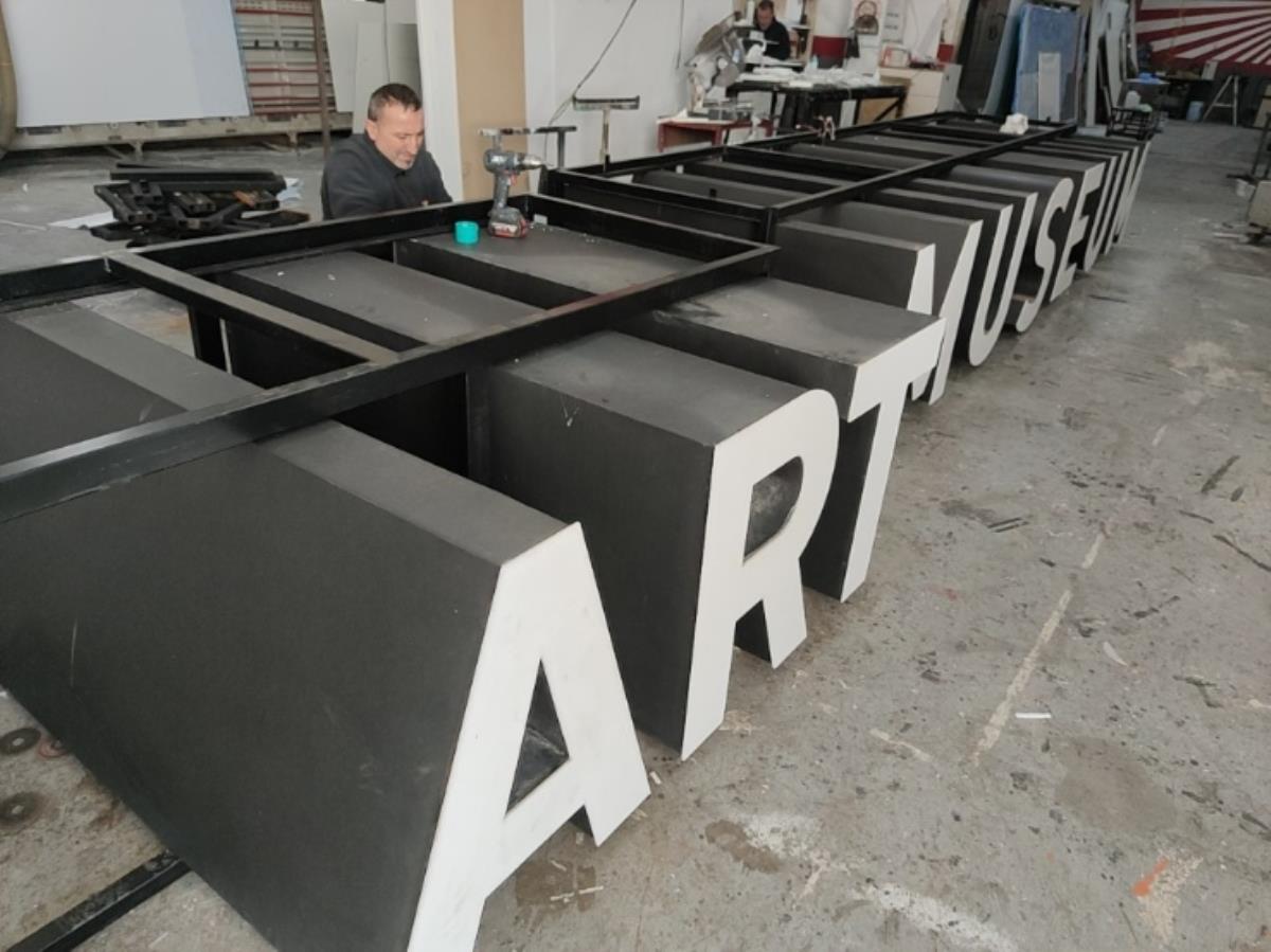 X Media Art Museum Işıklı Kutu Harf Çalışmamız