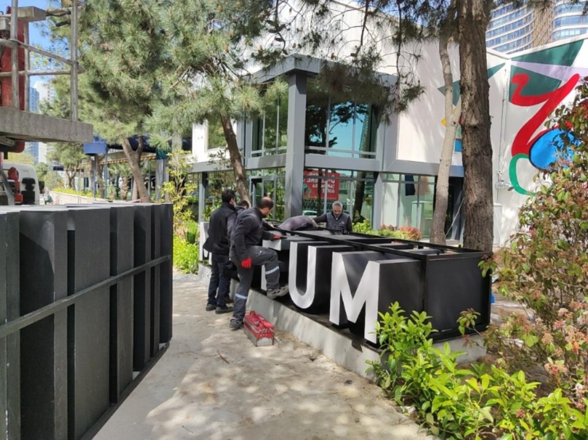 X Media Art Museum Işıklı Kutu Harf Çalışmamız