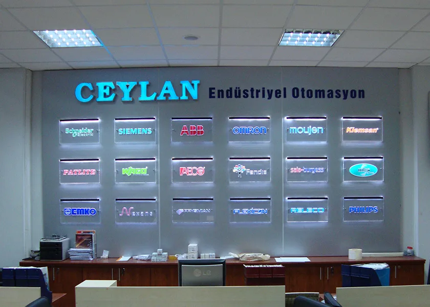 IŞIKLI ŞEFFEF PLEKSİ GRAVÜR UYGULAMA