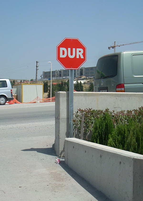 OMEGA ALÜMİNYUM TRAFİK YÖNLENDİRME TABELASI