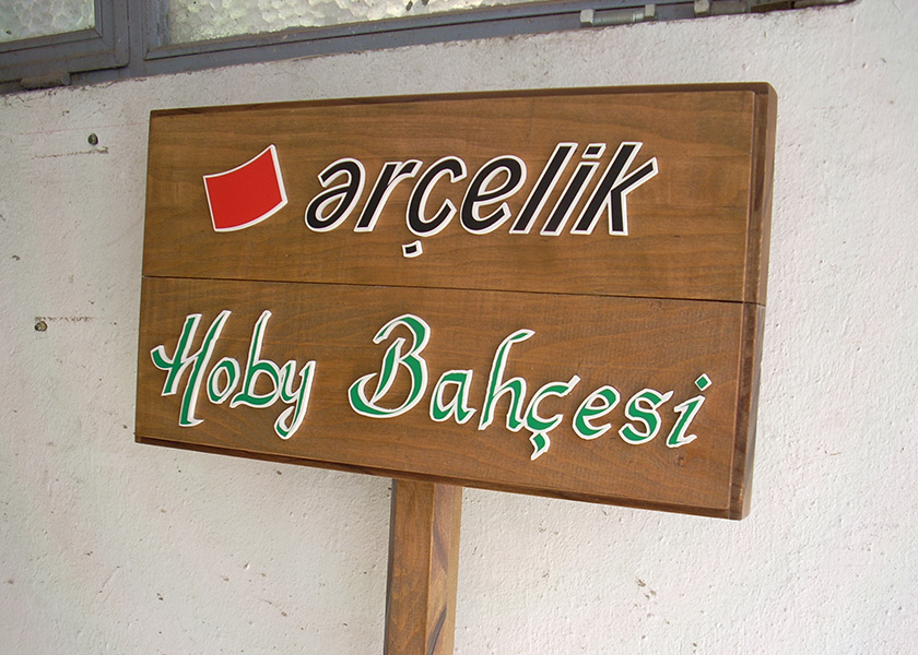 AHŞAP İÇ VE DIŞ MEKAN YÖNLENDİRME TABELALARI