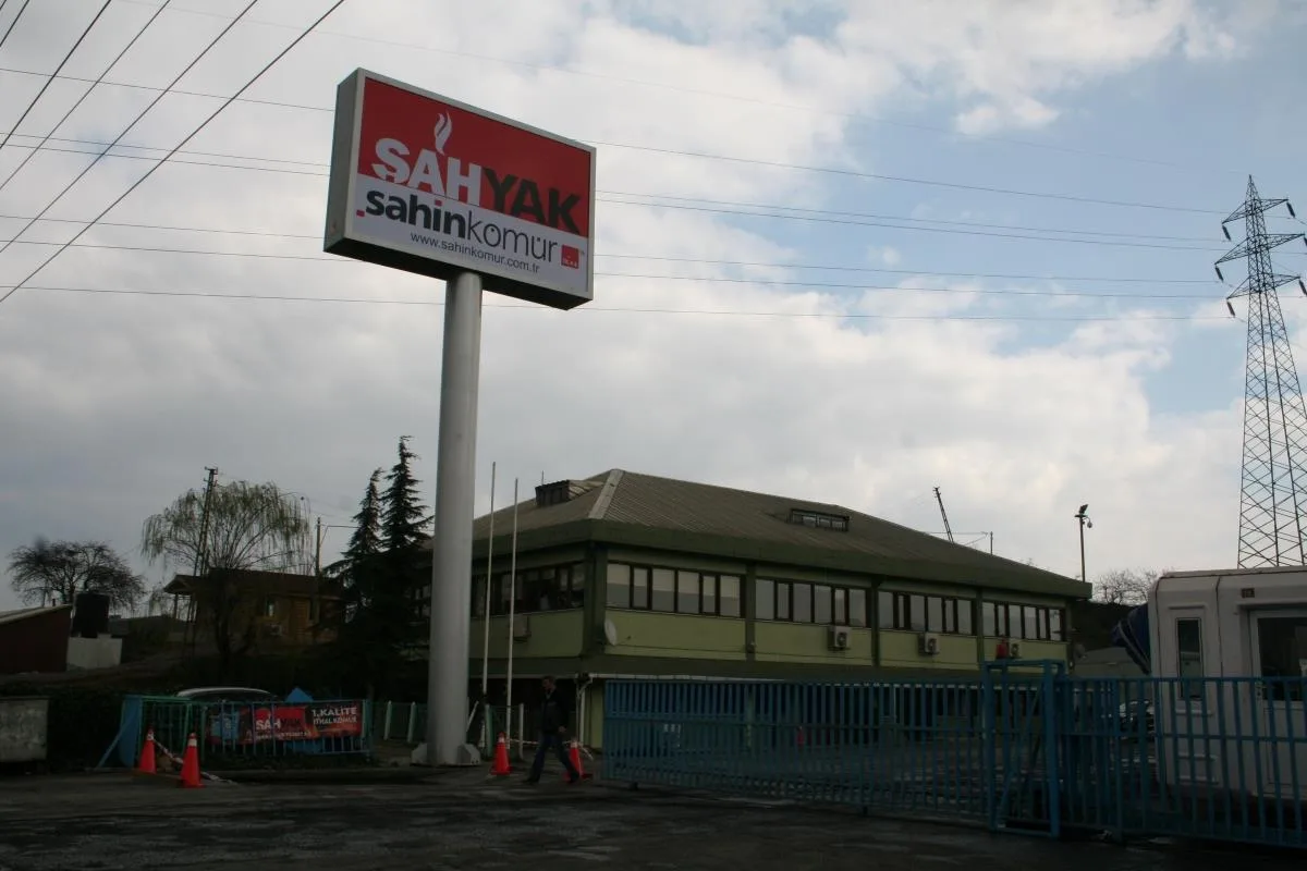 ŞAH YAK / ŞAHİN KÖMÜR IŞIKLI TOTEM TABELA