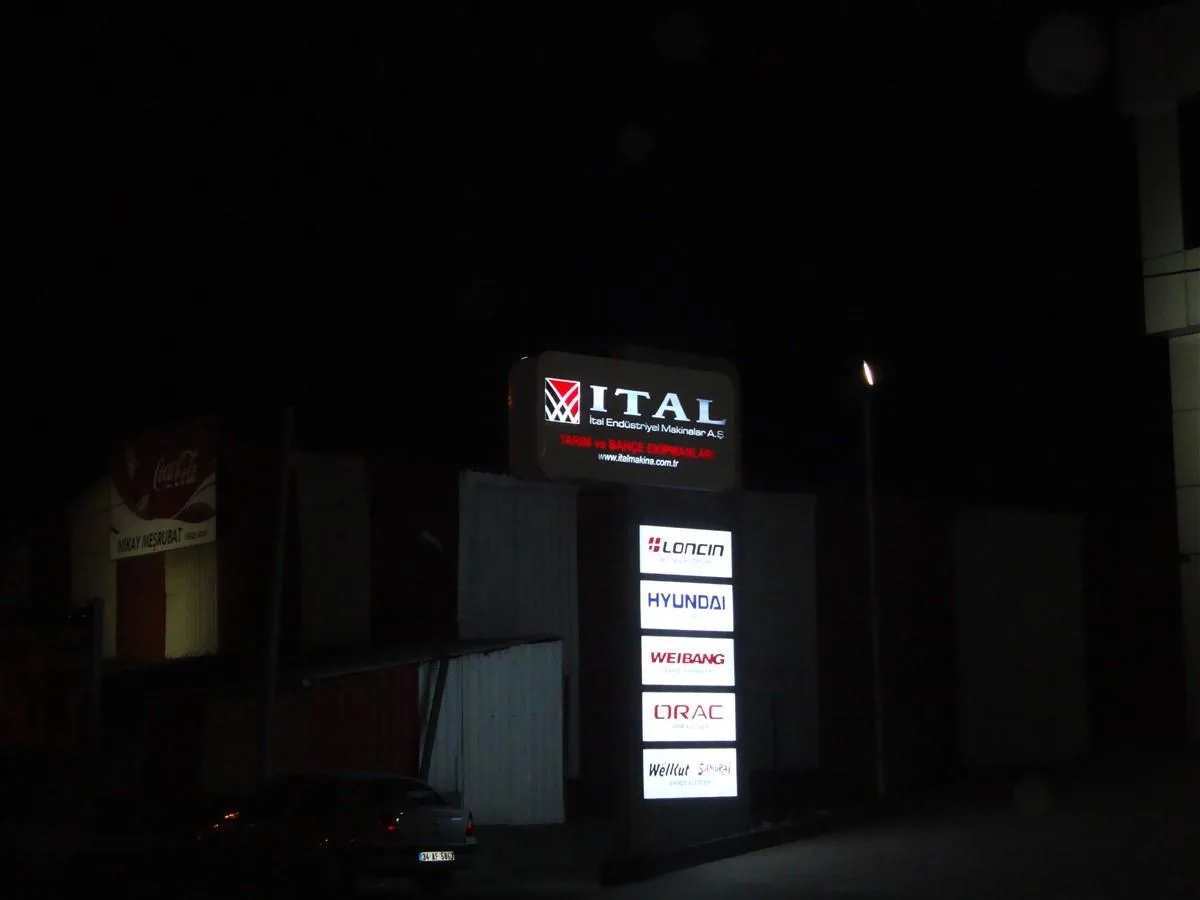 İTAL MAKİNE IŞIKLI TOTEM / RAKET TABELA