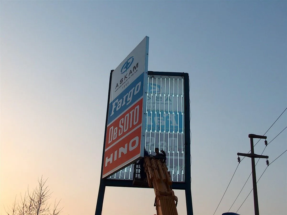 ASKAM MENTEŞEKAPAKLI TOTEM TABELA