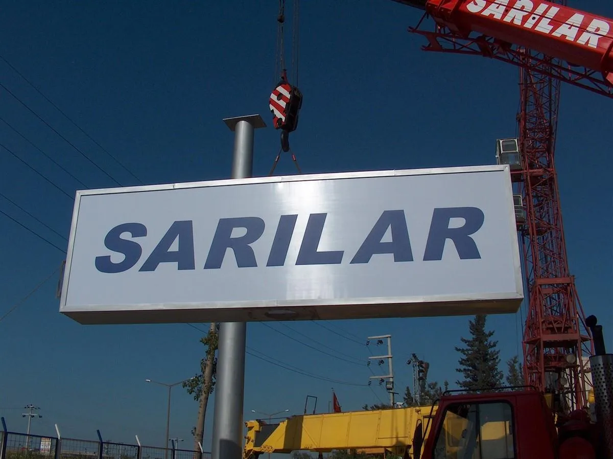 SARILAR VİNÇ BORU ÜZERİ IŞIKLI TOTEM TABELA