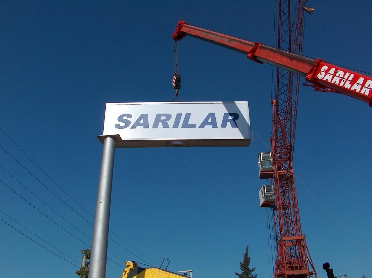 SARILAR VİNÇ BORU ÜZERİ IŞIKLI TOTEM TABELA