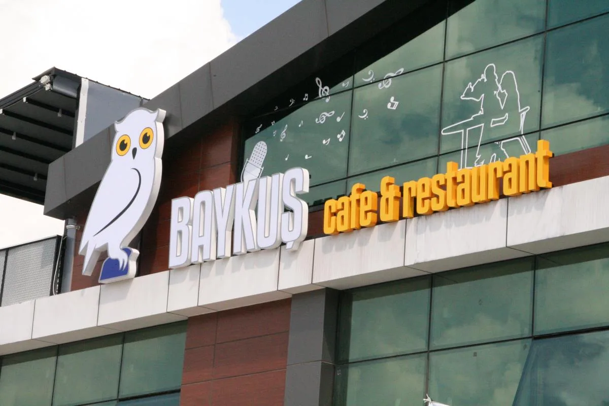 IŞIKLI ALÜMİNYUM KUTU HARF CAM CEPHE TABELA