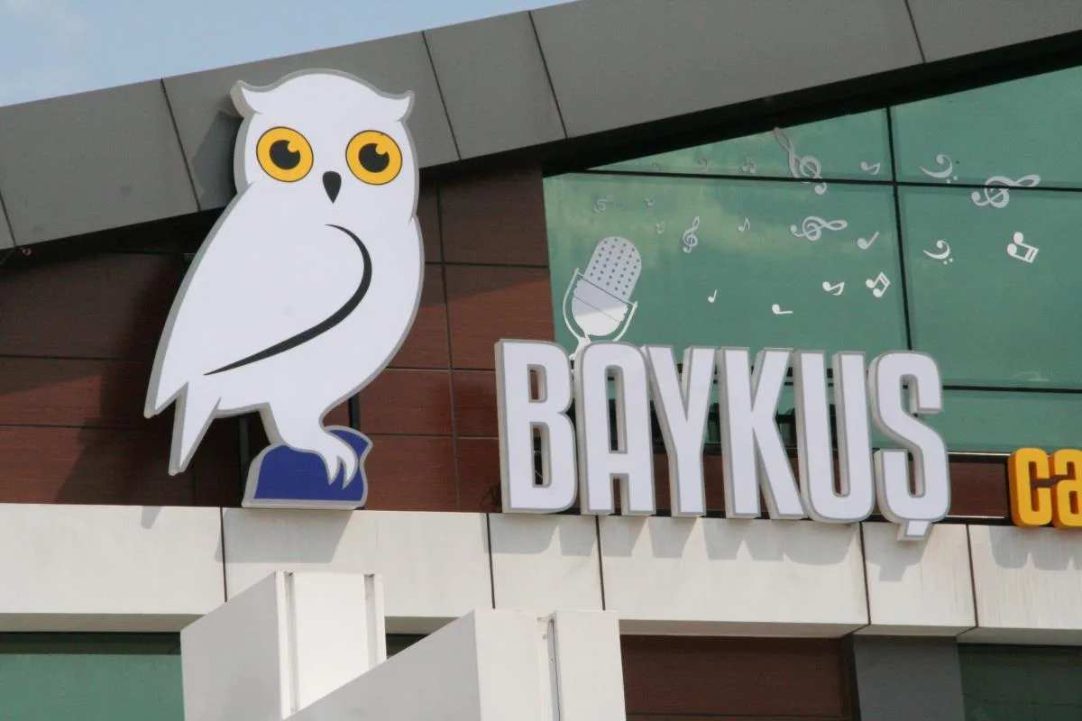 IŞIKLI ALÜMİNYUM KUTU HARF CAM CEPHE TABELA