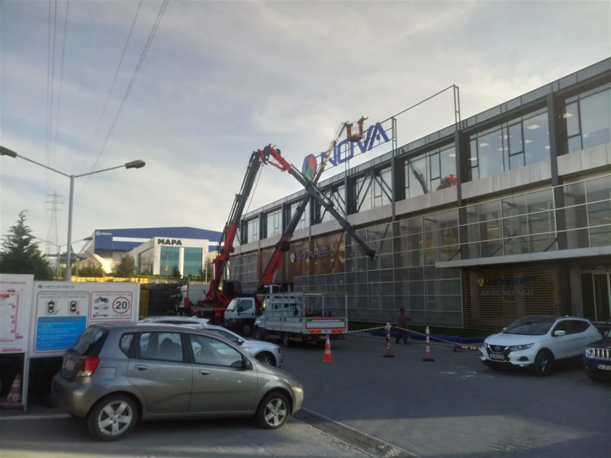 ÇATI ÜZERİ IŞIKLI KUTU HARF TABELA