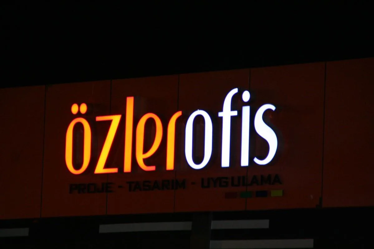 IŞIKLI FİLELİ KROM KUTU HARF TABELA