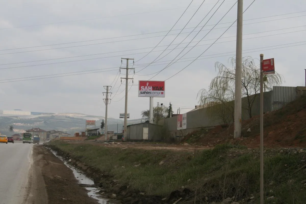 ŞAH YAK / ŞAHİN KÖMÜR IŞIKLI TOTEM TABELA