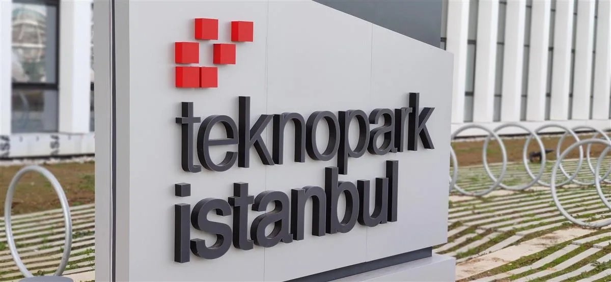 TEKNOPARK İSTANBUL PİLON TABELA İMALATI