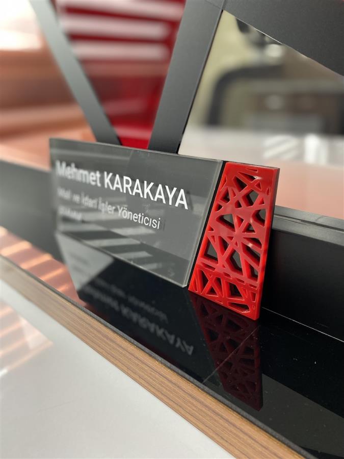 OFİS KAPI İSİMLİĞİ KABARTMA LAZER KESİM UYGULAMA