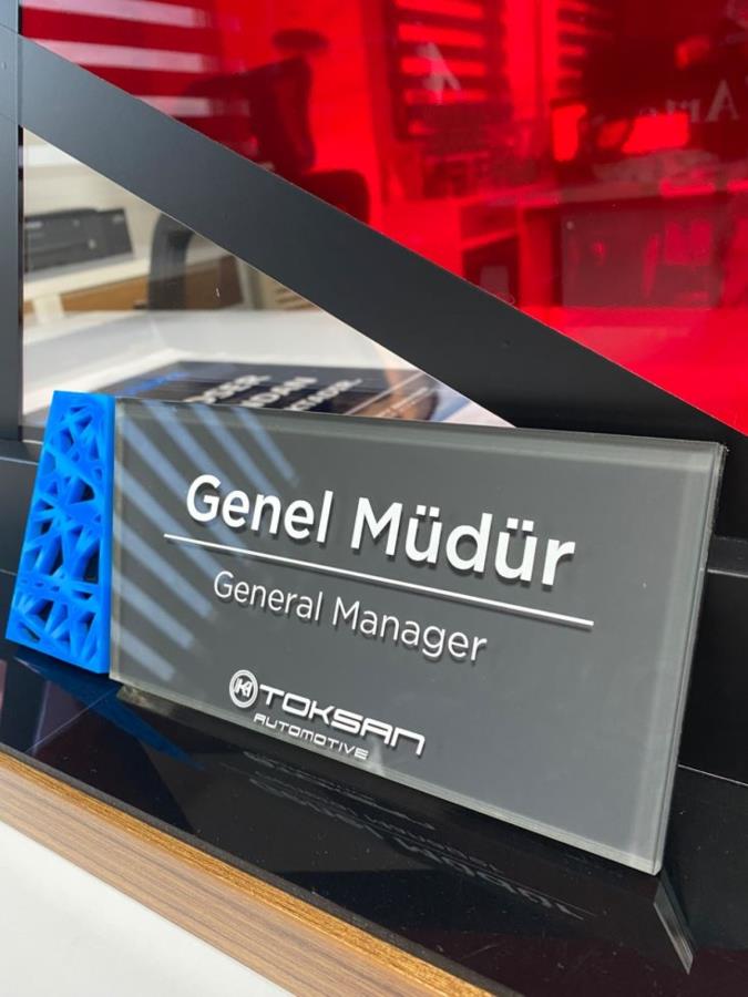 OFİS KAPI İSİMLİĞİ KABARTMA LAZER KESİM UYGULAMA