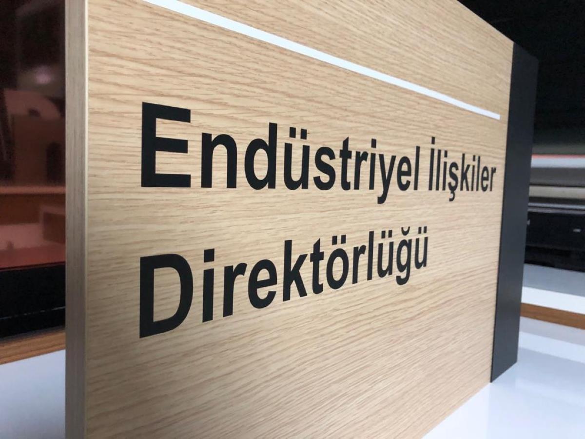 AHŞAP YÖNLENDİRME OFİS - KAPI İSİMLİĞİ