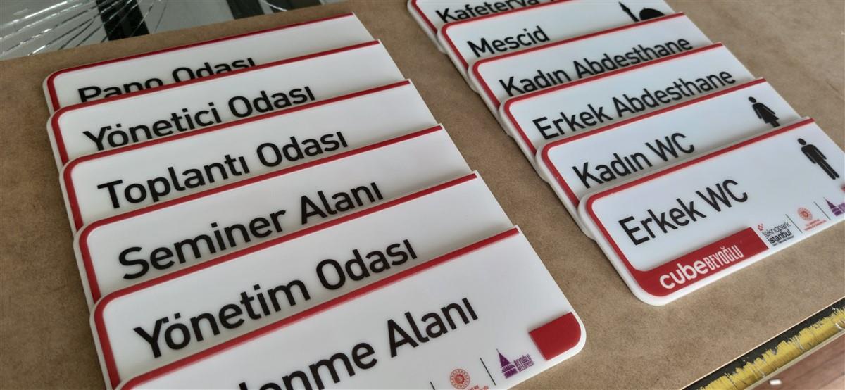 CUBE BEYOĞLU PLEKSİ KABARTMA OFİS İSİMLİĞİ