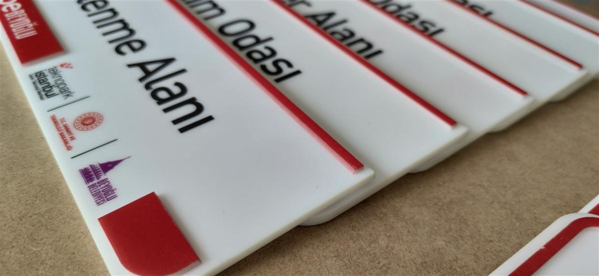 CUBE BEYOĞLU PLEKSİ KABARTMA OFİS İSİMLİĞİ