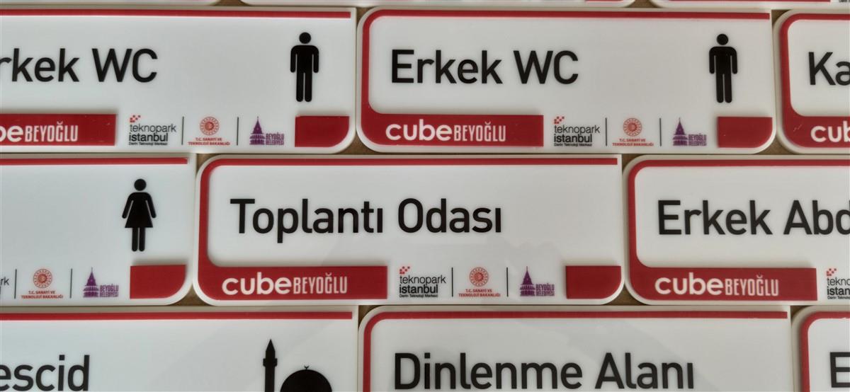 CUBE BEYOĞLU PLEKSİ KABARTMA OFİS İSİMLİĞİ
