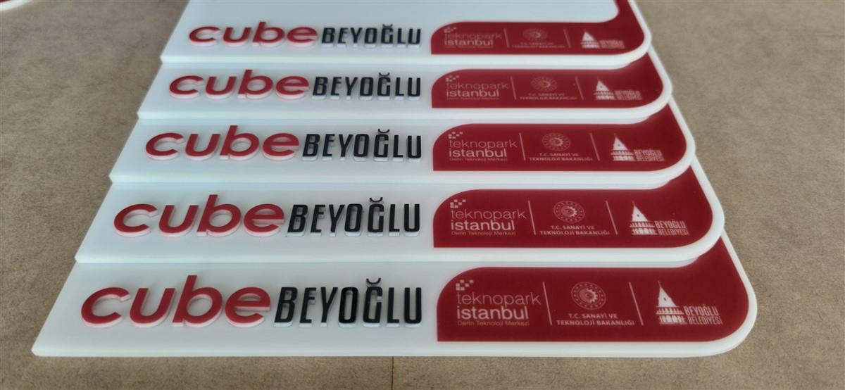 CUBE BEYOĞLU PLEKSİ KAT YÖNLENDİRME TABELASI