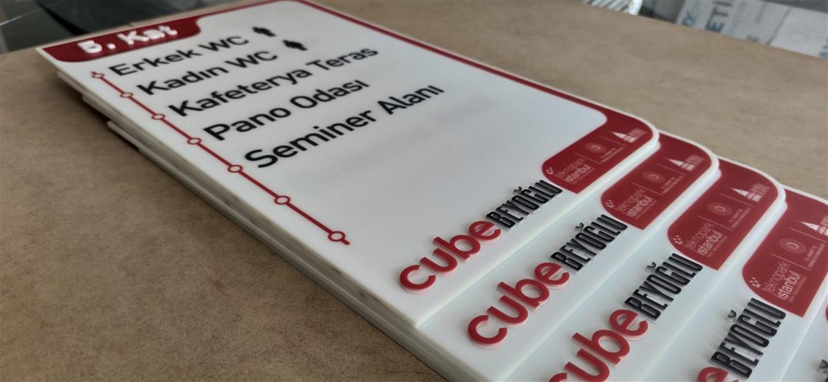CUBE BEYOĞLU PLEKSİ KAT YÖNLENDİRME TABELASI