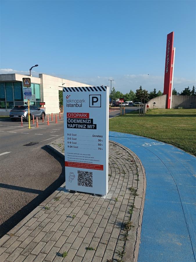 TEKNOPARK İSTANBUL AYAKLI PİLON YÖN TABELASI