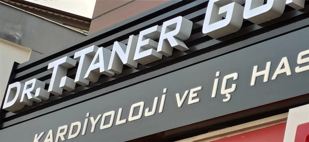 IŞIKLI KUTU HARF KOMPOZİT VE IZGARA ZEMİN TABELA