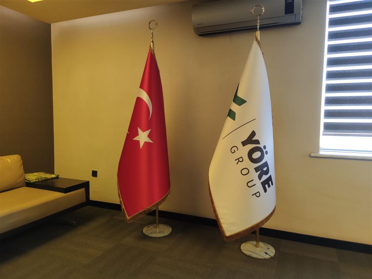 MAKAM TÜRK BAYRAĞI VE FİRMA BAYRAĞI