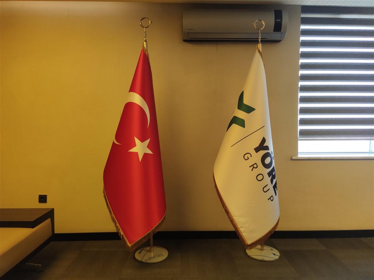 MAKAM TÜRK BAYRAĞI VE FİRMA BAYRAĞI