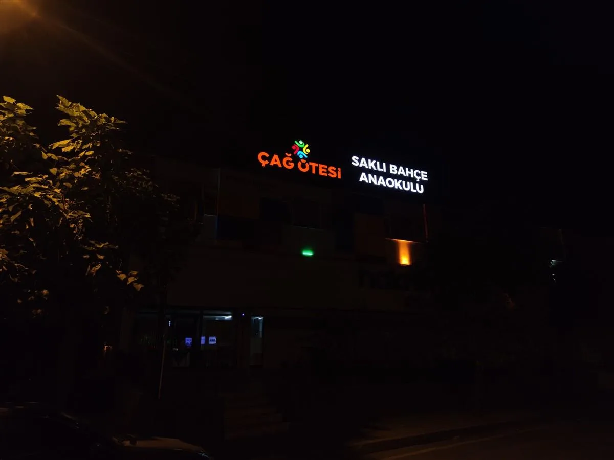 IŞIKLI KUTU HARF KOMPOZİT ZEMİN ÇATI TABELASI