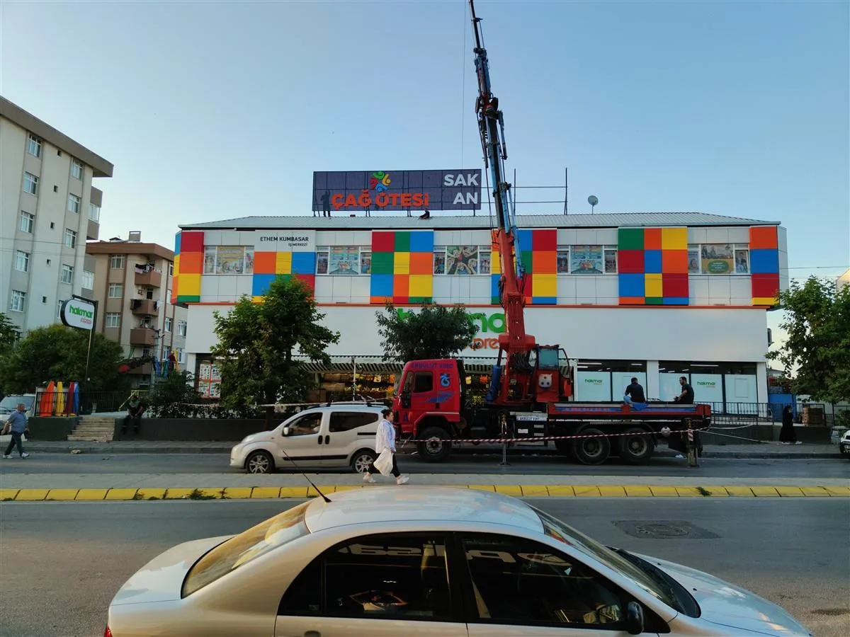 IŞIKLI KUTU HARF KOMPOZİT ZEMİN ÇATI TABELASI
