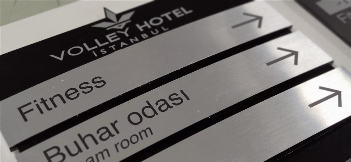 VOLLEY HOTEL İSTANBUL BOMBELİ KAPI İSİMLİĞİ