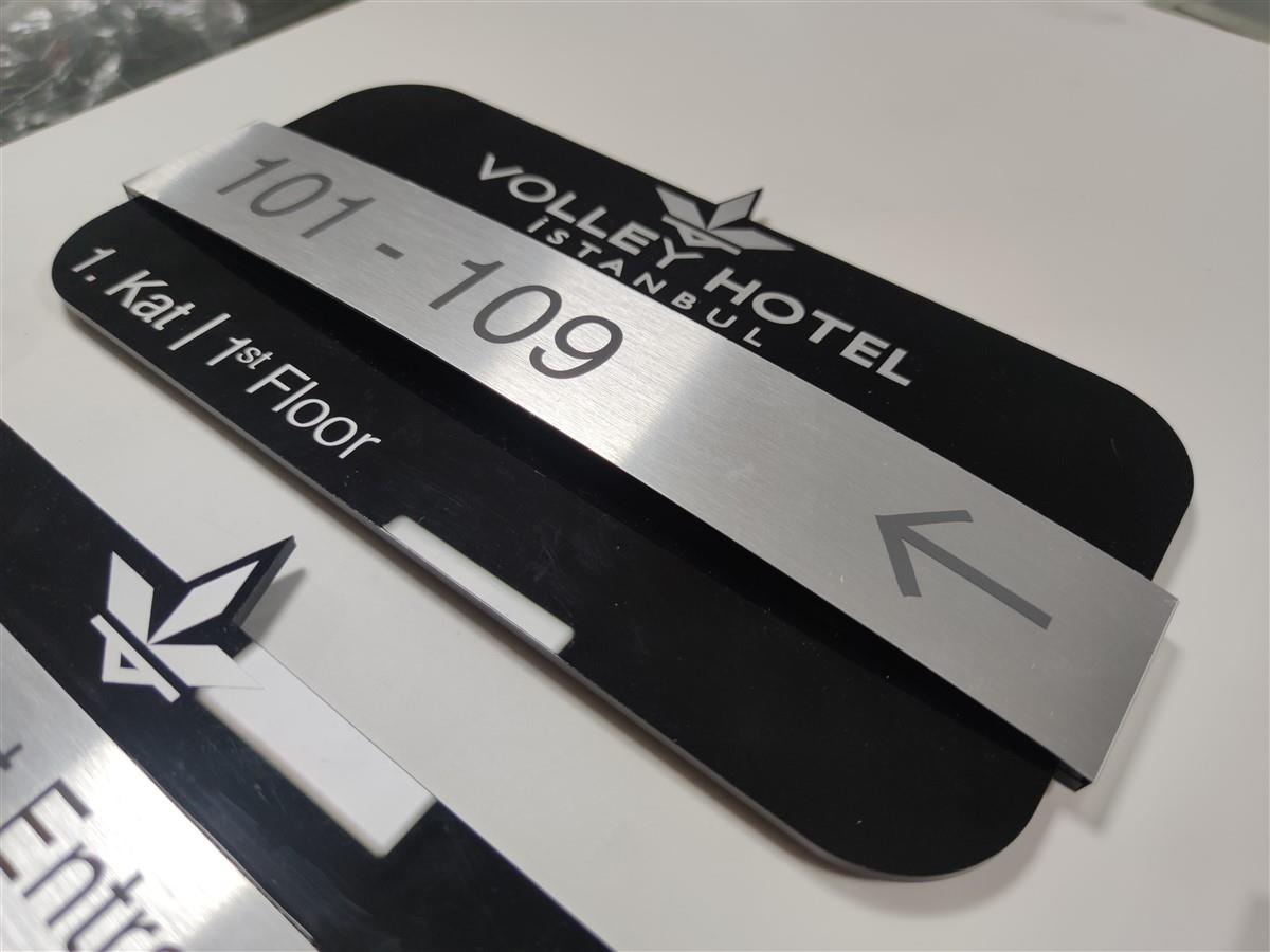 VOLLEY HOTEL İSTANBUL BOMBELİ KAPI İSİMLİĞİ