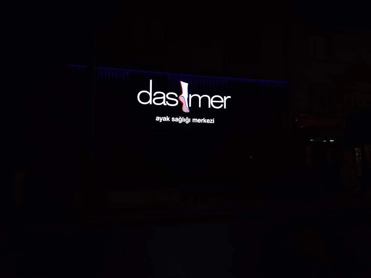 IZGARA ZEMİN IŞIKLI KUTU HARF TABELA