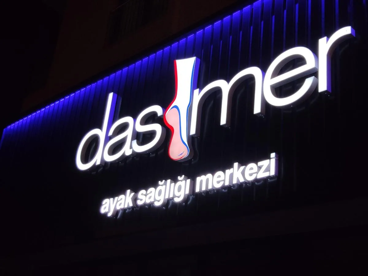 IZGARA ZEMİN IŞIKLI KUTU HARF TABELA