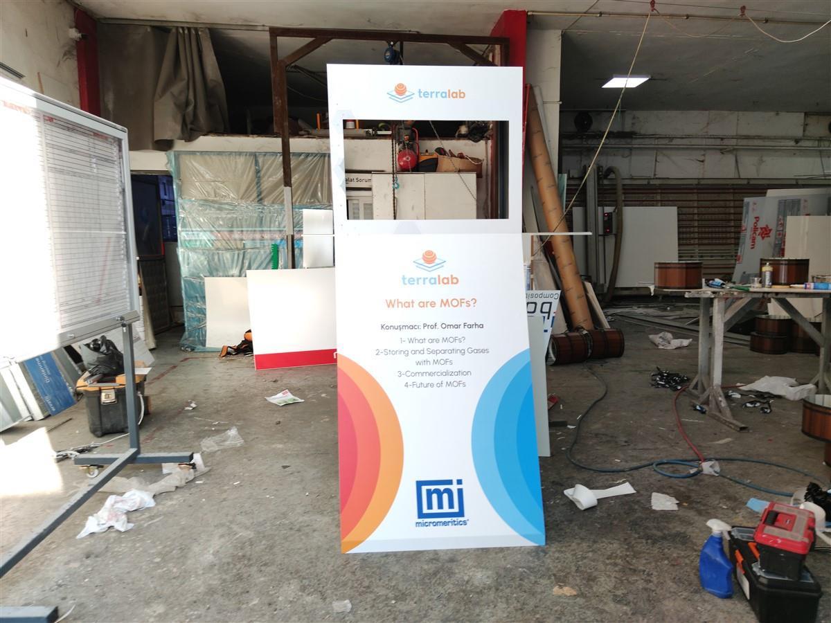 MODÜLER FİRMA TANITIM TELEVİZYON STANDI