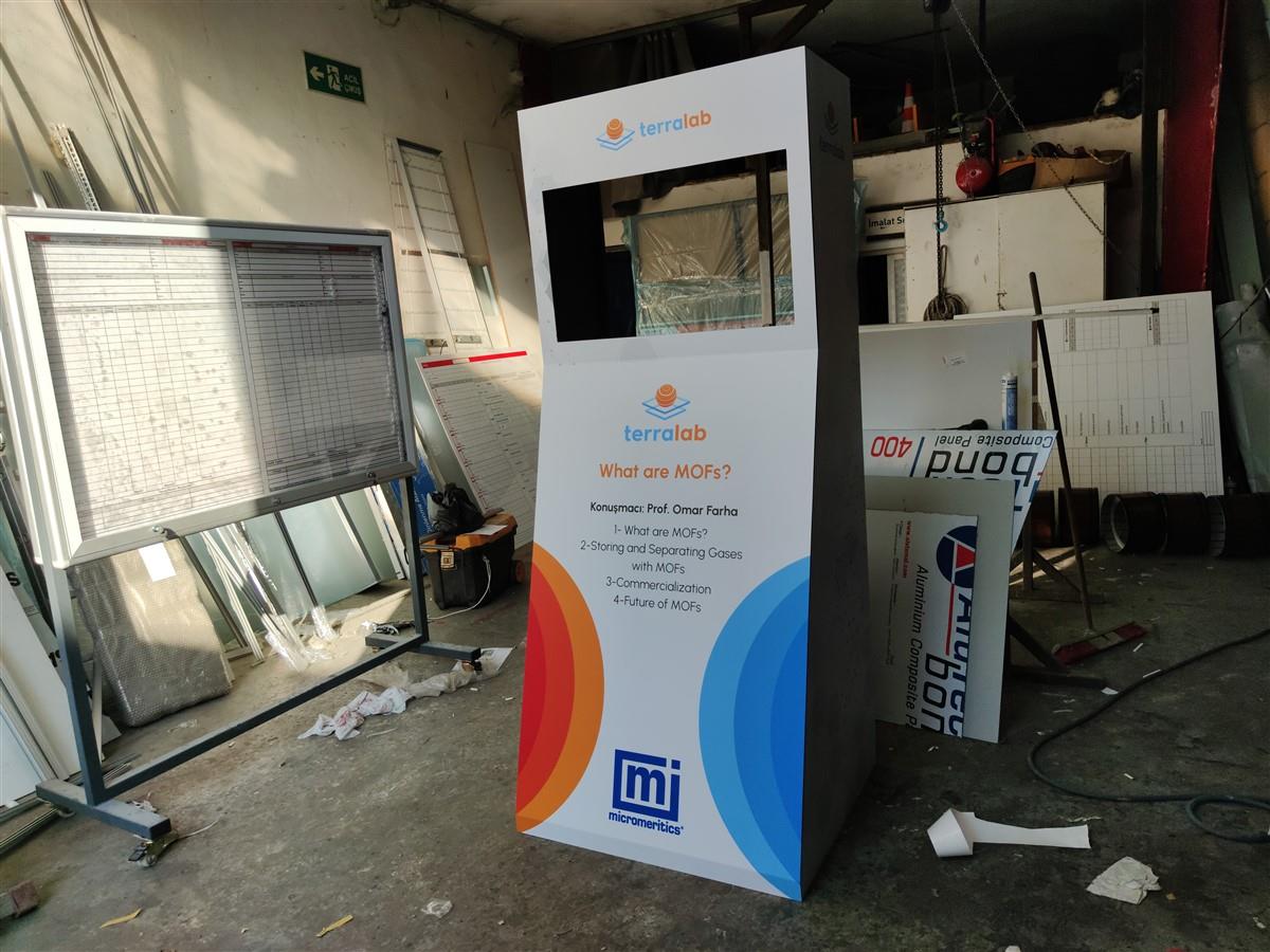 MODÜLER FİRMA TANITIM TELEVİZYON STANDI