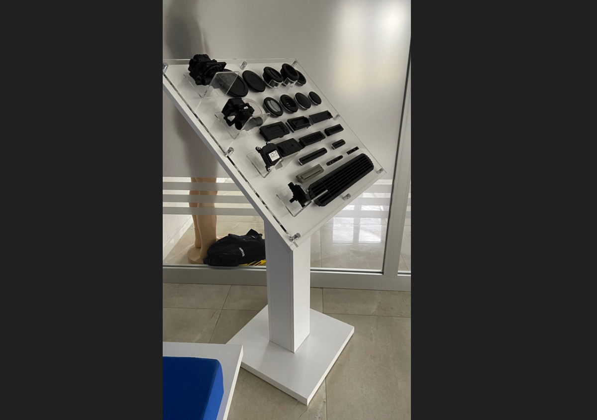 AURORA AHŞAP ÜRÜN TEŞHİR STANDI PRODUCT STAND