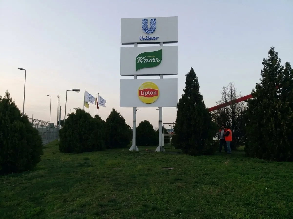 ÜNİLEVER BESAN IŞIKLI PLEKSİ HARF TOTEM TABELA