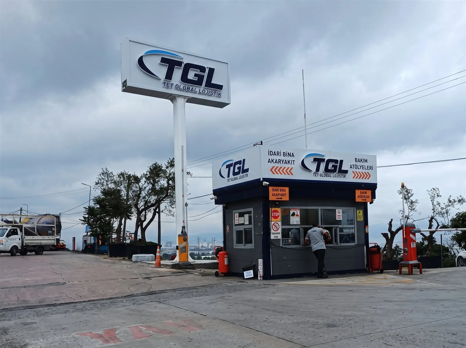 TGL BORU ÜZERİ IŞIKLI KUTU HARF TOTEM TABELA
