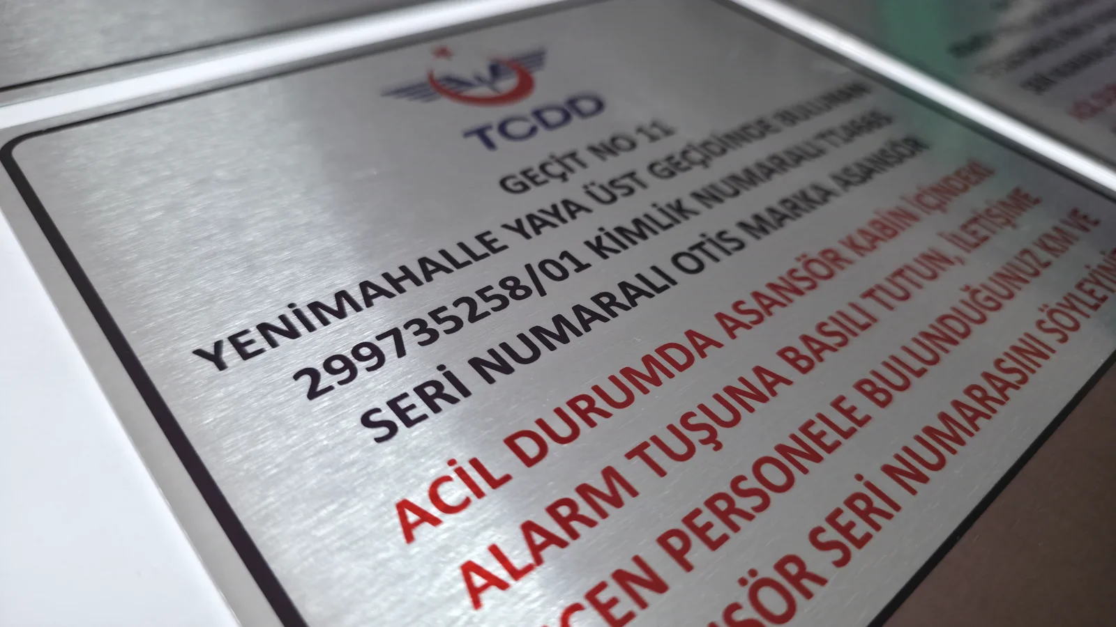 SÜBLİMASYON BASKILI METAL ASANSÖR VE ENDÜSTRİYEL TALİMAT ETİKETLERİ