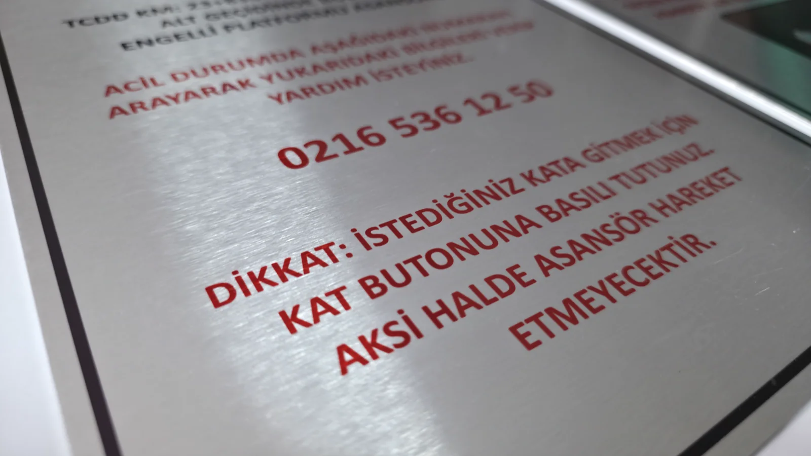 SÜBLİMASYON BASKILI METAL ASANSÖR VE ENDÜSTRİYEL TALİMAT ETİKETLERİ