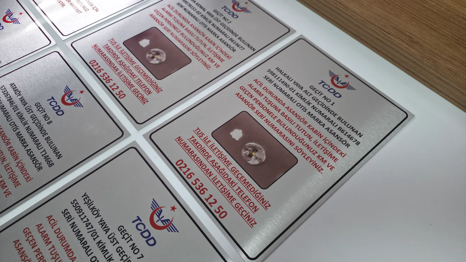 SÜBLİMASYON BASKILI METAL ASANSÖR VE ENDÜSTRİYEL TALİMAT ETİKETLERİ