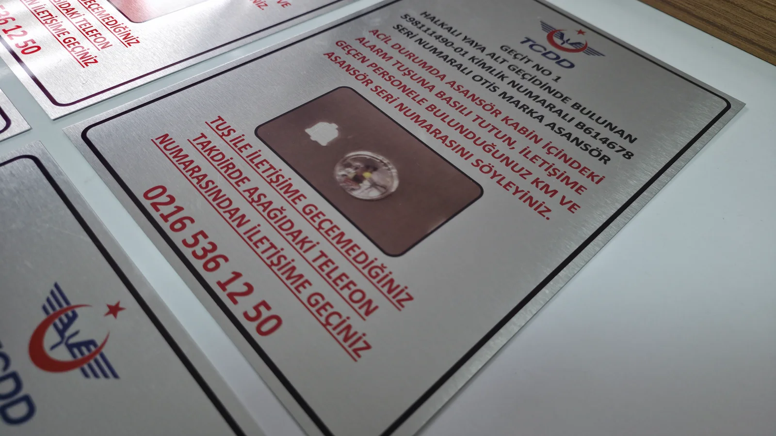 SÜBLİMASYON BASKILI METAL ASANSÖR VE ENDÜSTRİYEL TALİMAT ETİKETLERİ