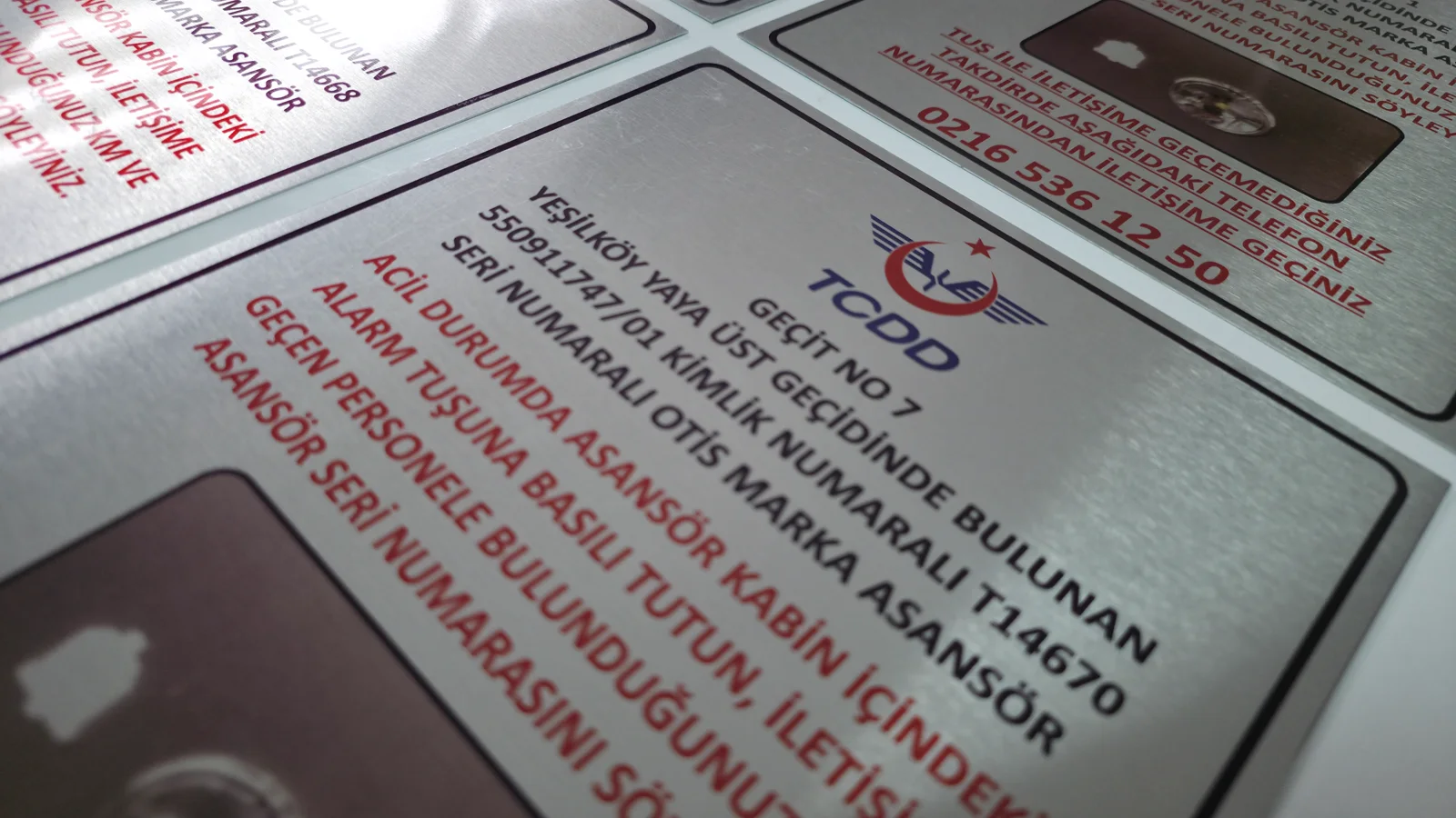 SÜBLİMASYON BASKILI METAL ASANSÖR VE ENDÜSTRİYEL TALİMAT ETİKETLERİ