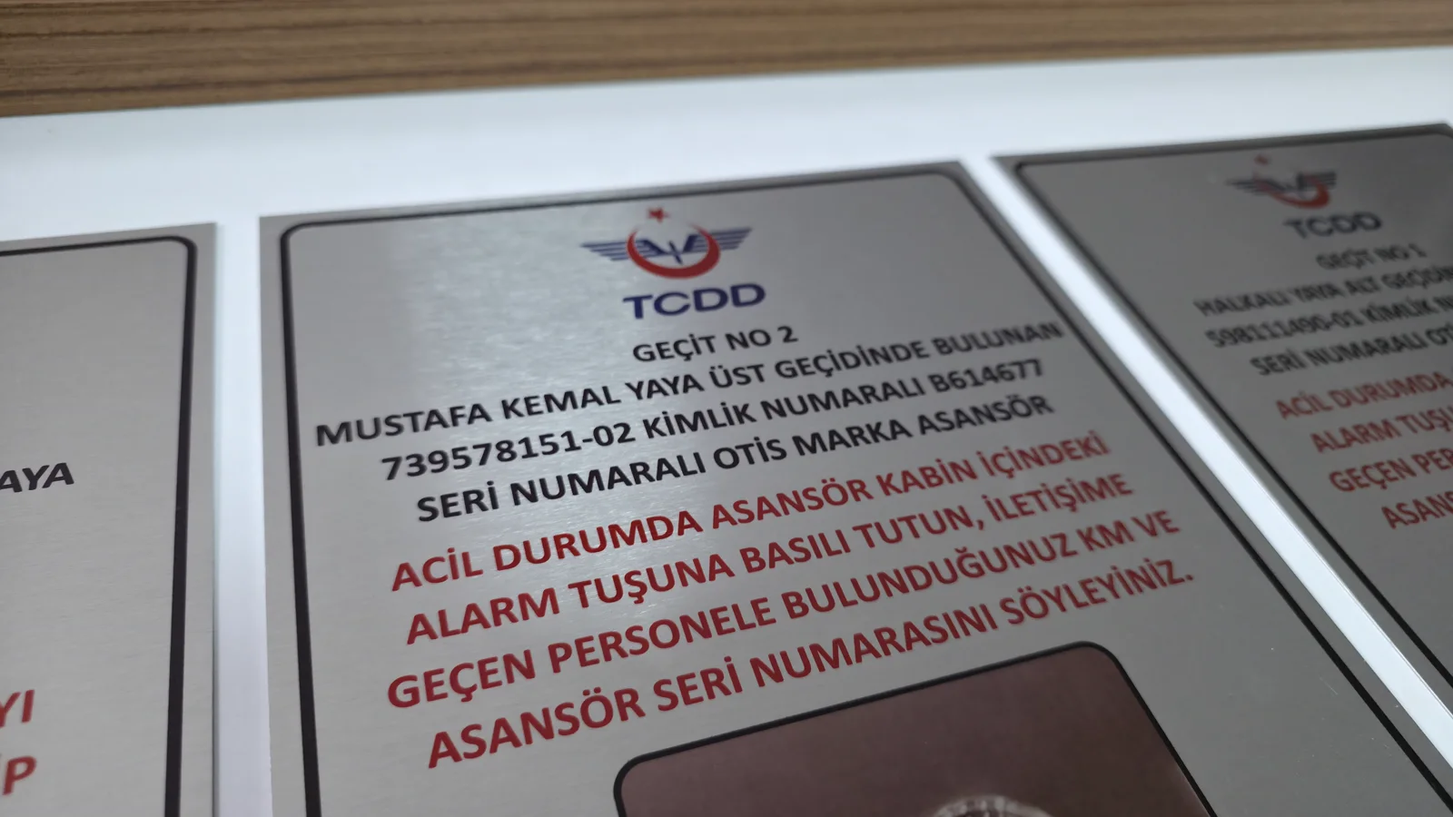 SÜBLİMASYON BASKILI METAL ASANSÖR VE ENDÜSTRİYEL TALİMAT ETİKETLERİ