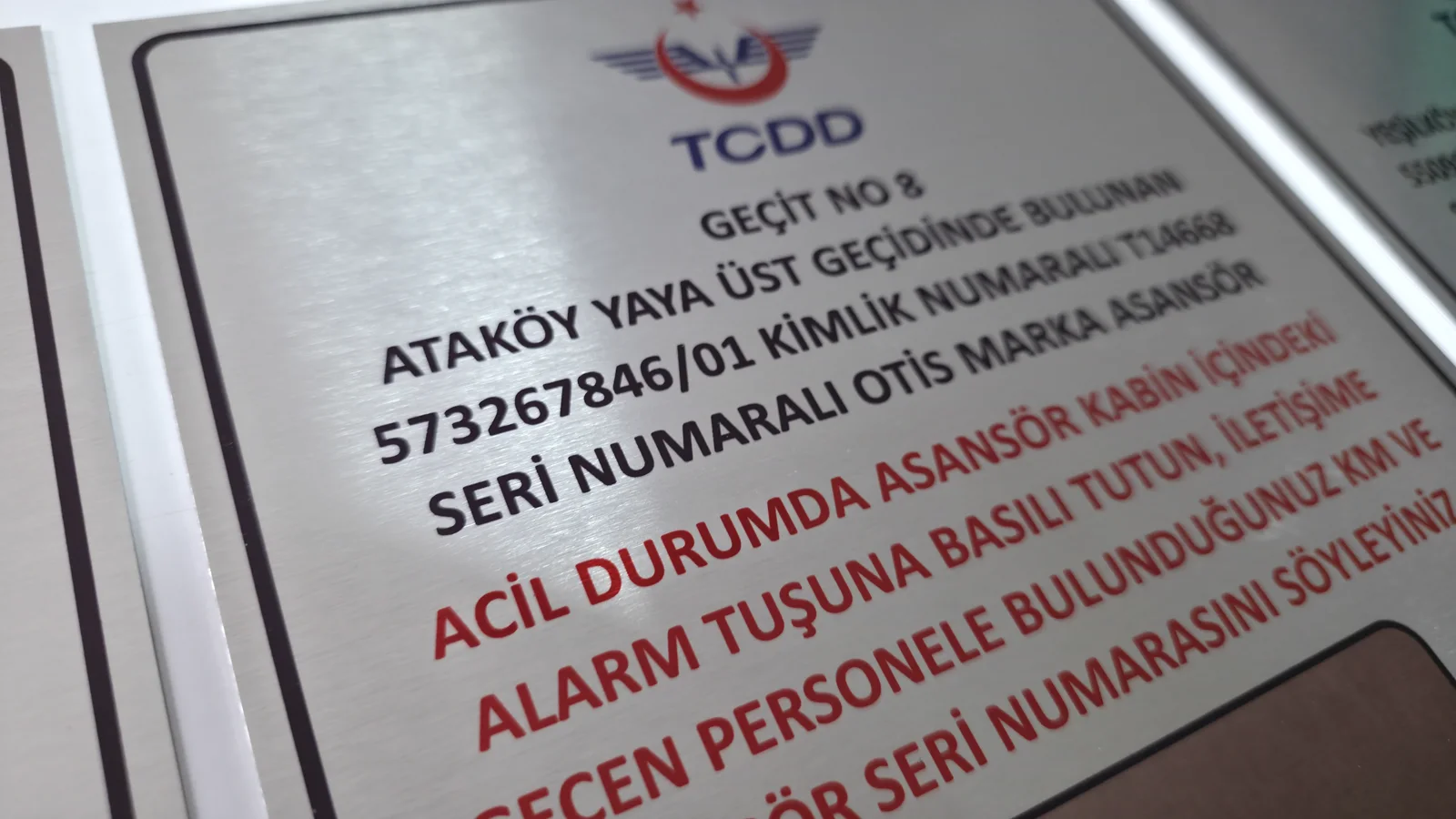 SÜBLİMASYON BASKILI METAL ASANSÖR VE ENDÜSTRİYEL TALİMAT ETİKETLERİ